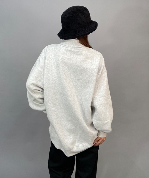 SANTA CRUZ（サンタクルーズ）の「【ムラサキスポーツ別注】SANTACRUZ/サンタクルーズ  ビッグシルエット/オーバーサイズ/無地ワンポイントロゴタートルネックスウェット   502223335（スウェット・レディース・ブルー/グレー/ブラック/レッド・L/M）」の19枚目の写真