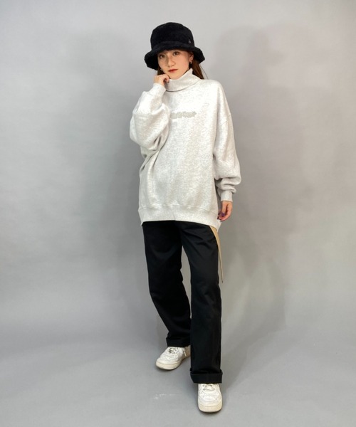 SANTA CRUZ（サンタクルーズ）の「【ムラサキスポーツ別注】SANTACRUZ/サンタクルーズ  ビッグシルエット/オーバーサイズ/無地ワンポイントロゴタートルネックスウェット   502223335（スウェット・レディース・ブルー/グレー/ブラック/レッド・L/M）」の20枚目の写真