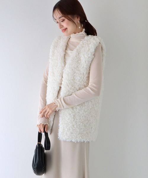 BLUEEAST（ブルーイースト）の「プードルファーベスト（ベスト・レディース・ホワイト/グレー/ベージュ・MEDIUM）」の4枚目の写真