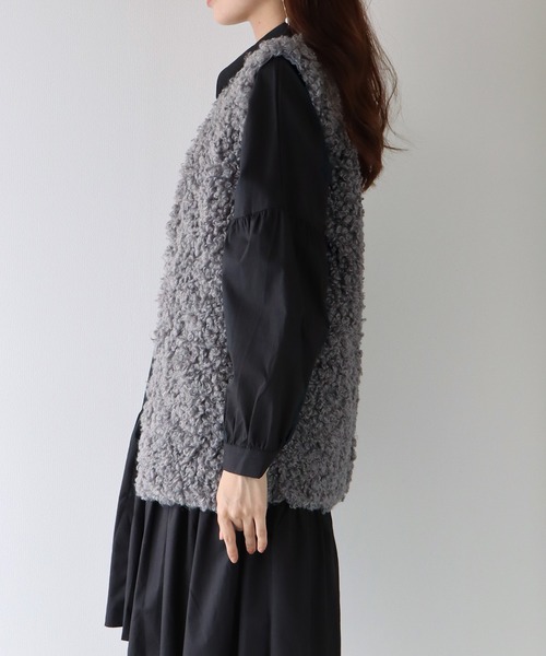 BLUEEAST（ブルーイースト）の「プードルファーベスト（ベスト・レディース・ホワイト/グレー/ベージュ・MEDIUM）」の11枚目の写真