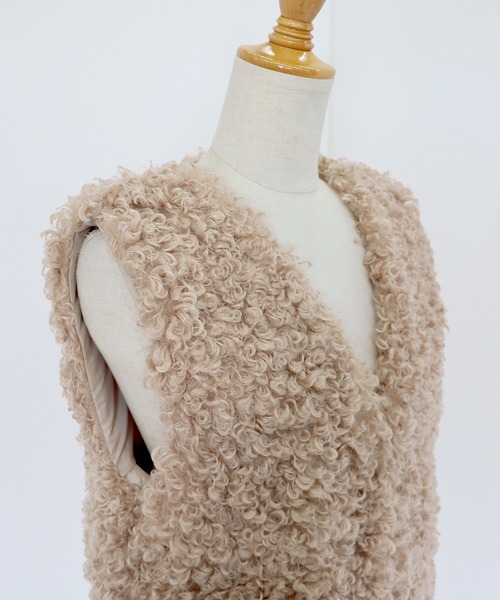 BLUEEAST（ブルーイースト）の「プードルファーベスト（ベスト・レディース・ホワイト/グレー/ベージュ・MEDIUM）」の15枚目の写真