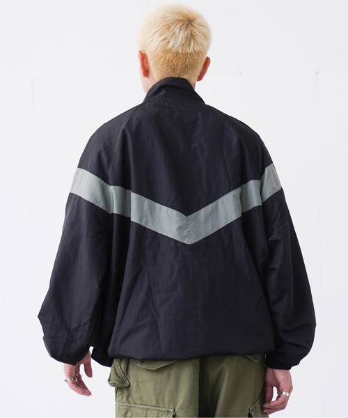 INTER FACTORY（インターファクトリー）の「fuv - military nylon jacket ミリタリーナイロンジャケット　made in INTER FACTORY（ナイロンジャケット・メンズ・ブラック/カーキ/グレー・LARGE/X-LARGE）」の6枚目の写真