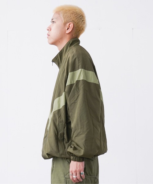INTER FACTORY（インターファクトリー）の「fuv - military nylon jacket ミリタリーナイロンジャケット　made in INTER FACTORY（ナイロンジャケット・メンズ・ブラック/カーキ/グレー・LARGE/X-LARGE）」の17枚目の写真