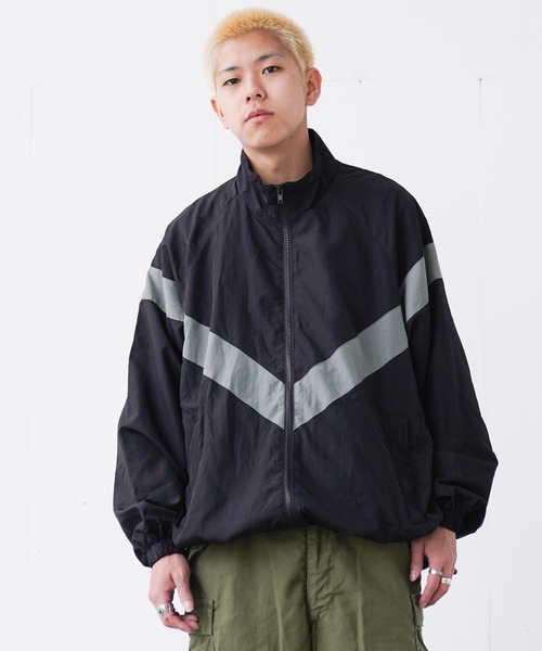 INTER FACTORY（インターファクトリー）の「fuv - military nylon jacket ミリタリーナイロンジャケット　made in INTER FACTORY（ナイロンジャケット・メンズ・ブラック/カーキ/グレー・LARGE/X-LARGE）」の4枚目の写真