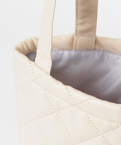 SMELLY(スメリー)の「キルティングミニトート(トートバッグ・レディース・ブラック/アイボリー・-)」の13枚目の写真