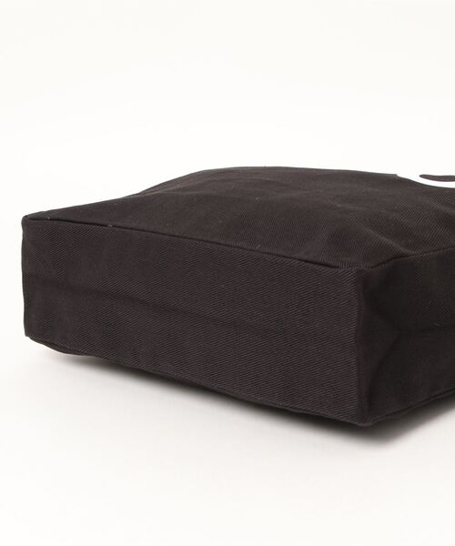 A.P.C.（アーペーセー）の「TOTE LAURE（トートバッグ・メンズ・ブラック・ONESIZE）」の4枚目の写真