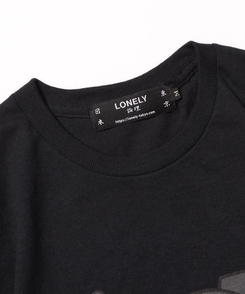 LONELY/論理(ロンリー)の「LONELY(論理)/ロンリー×SANRIO/サンリオ KUROMI TAGGING TEE 半袖Tシャツ(Tシャツ/カットソー・メンズ・ホワイト/ブラック・M/XL/L)」の11枚目の写真