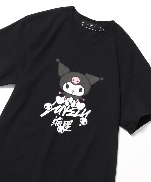 LONELY/論理(ロンリー)の「LONELY(論理)/ロンリー×SANRIO/サンリオ KUROMI TAGGING TEE 半袖Tシャツ(Tシャツ/カットソー・メンズ・ホワイト/ブラック・M/XL/L)」の6枚目の写真