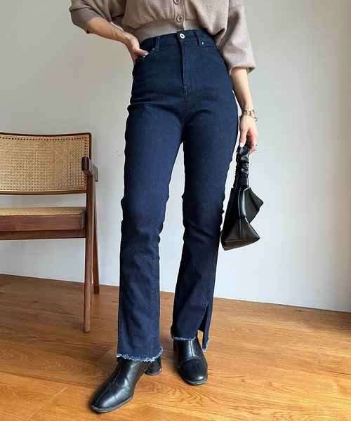 CAPRICIEUX LE'MAGE（カプリシューレマージュ）の「ストレッチスリットデニム（デニムパンツ・レディース・ブラック/ネイビー・38/36）」の4枚目の写真