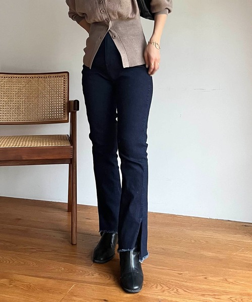 CAPRICIEUX LE'MAGE（カプリシューレマージュ）の「ストレッチスリットデニム（デニムパンツ・レディース・ブラック/ネイビー・38/36）」の6枚目の写真