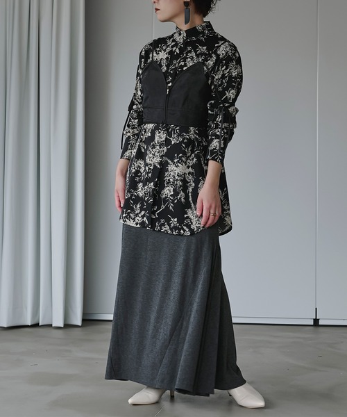 &g'aime(アンジェム)の「【&g'aime】モノクロリーフプリントシャツ(シャツ/ブラウス・レディース・ブラック/クリーム・FREE)」の6枚目の写真