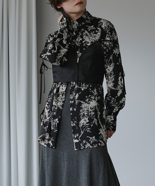 &g'aime(アンジェム)の「【&g'aime】モノクロリーフプリントシャツ(シャツ/ブラウス・レディース・ブラック/クリーム・FREE)」の3枚目の写真