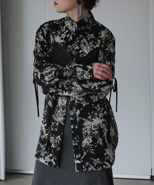 &g'aime(アンジェム)の「【&g'aime】モノクロリーフプリントシャツ(シャツ/ブラウス・レディース・ブラック/クリーム・FREE)」の7枚目の写真