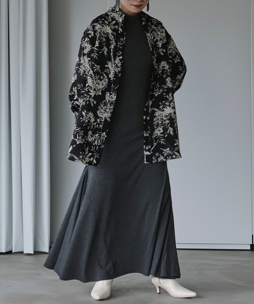 &g'aime(アンジェム)の「【&g'aime】モノクロリーフプリントシャツ(シャツ/ブラウス・レディース・ブラック/クリーム・FREE)」の4枚目の写真
