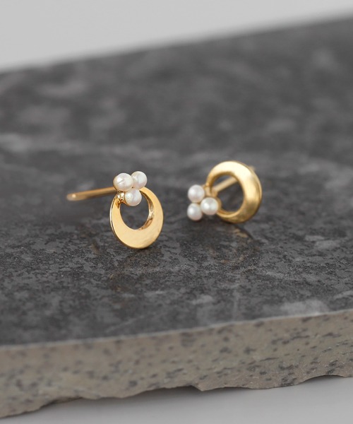 ANEMONE（アネモネ）の「パール×サークルミニピアス（ピアス（両耳用）・レディース・ピンクゴールド/ゴールド・FREE）」の2枚目の写真