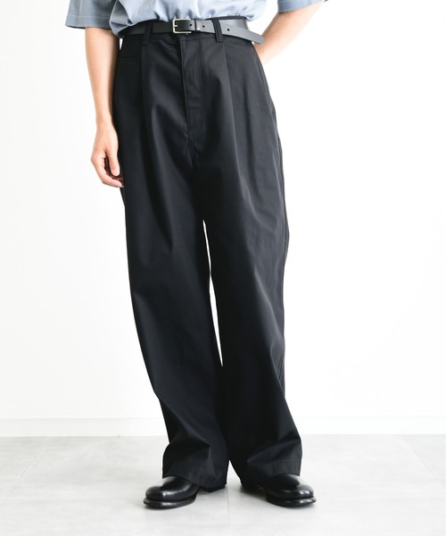 KIIT(キート)の「KIIT キート / HARD TWIST T/C GABARDINE ONE TUCK BAGGY PANTS ワンタックバギーパンツ / KIO-P92-006(チノパンツ・メンズ・ダークグリーン/ブラック/アイボリー・1/3/2)」の4枚目の写真