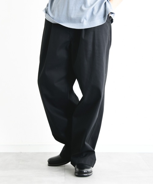 KIIT(キート)の「KIIT キート / HARD TWIST T/C GABARDINE ONE TUCK BAGGY PANTS ワンタックバギーパンツ / KIO-P92-006(チノパンツ・メンズ・ダークグリーン/ブラック/アイボリー・1/3/2)」の6枚目の写真