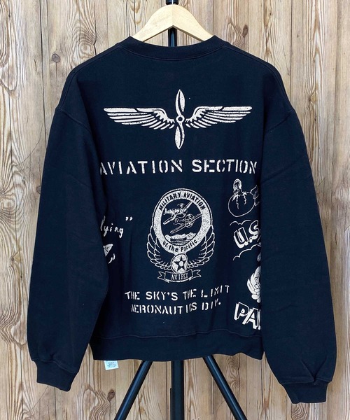 AVIREX（アヴィレックス）の「クラシックスウェット-AVIATION GRAFFITI（スウェット・メンズ・オリーブ/ライトグレー/ネイビー/ブラック・XL/L/XXL/M）」の4枚目の写真