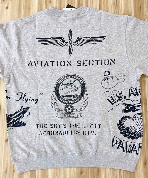 AVIREX（アヴィレックス）の「クラシックスウェット-AVIATION GRAFFITI（スウェット・メンズ・オリーブ/ライトグレー/ネイビー/ブラック・XL/L/XXL/M）」の13枚目の写真