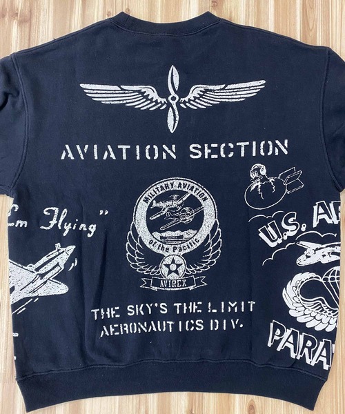 AVIREX（アヴィレックス）の「クラシックスウェット-AVIATION GRAFFITI（スウェット・メンズ・オリーブ/ライトグレー/ネイビー/ブラック・XL/L/XXL/M）」の19枚目の写真