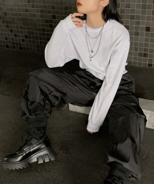 LVEU.（ラブユ.）の「Cropped light sweatshirt / クロップドライトスウェット（トレーナー）（スウェット・レディース・ホワイト/ブラック・FREE）」の2枚目の写真