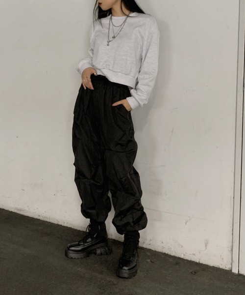 LVEU.（ラブユ.）の「Cropped light sweatshirt / クロップドライトスウェット（トレーナー）（スウェット・レディース・ホワイト/ブラック・FREE）」の15枚目の写真