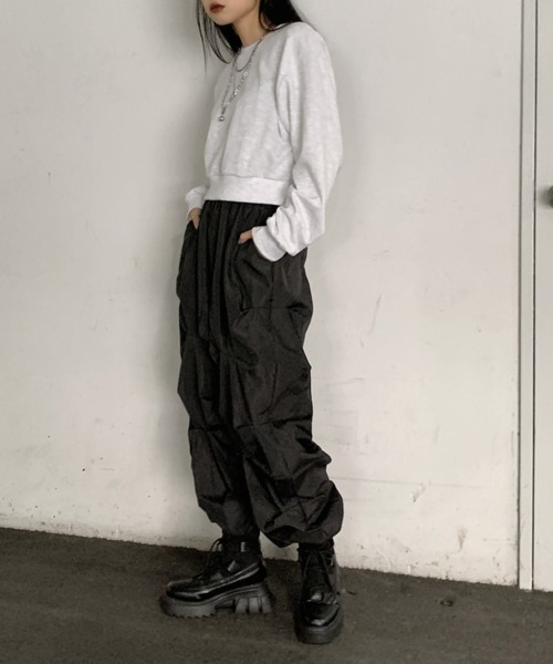 LVEU.（ラブユ.）の「Cropped light sweatshirt / クロップドライトスウェット（トレーナー）（スウェット・レディース・ホワイト/ブラック・FREE）」の7枚目の写真