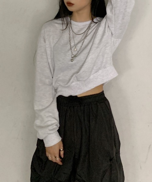 LVEU.（ラブユ.）の「Cropped light sweatshirt / クロップドライトスウェット（トレーナー）（スウェット・レディース・ホワイト/ブラック・FREE）」の3枚目の写真