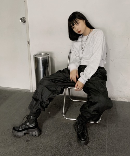 LVEU.（ラブユ.）の「Cropped light sweatshirt / クロップドライトスウェット（トレーナー）（スウェット・レディース・ホワイト/ブラック・FREE）」の18枚目の写真