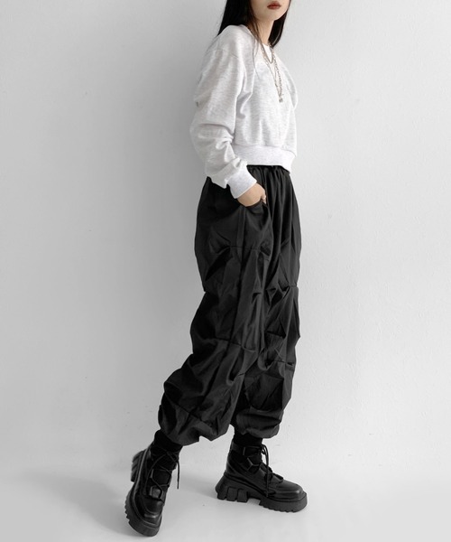 LVEU.（ラブユ.）の「Cropped light sweatshirt / クロップドライトスウェット（トレーナー）（スウェット・レディース・ホワイト/ブラック・FREE）」の8枚目の写真