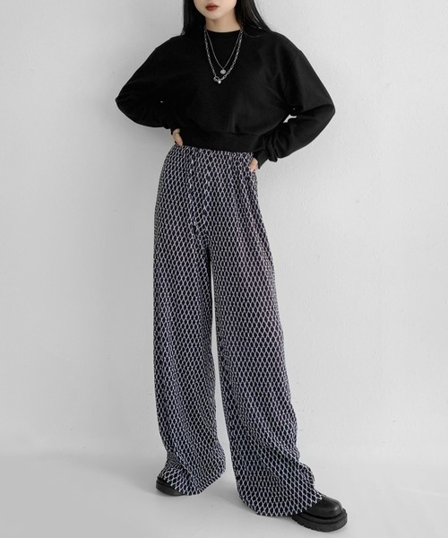 LVEU.（ラブユ.）の「Cropped light sweatshirt / クロップドライトスウェット（トレーナー）（スウェット・レディース・ホワイト/ブラック・FREE）」の19枚目の写真