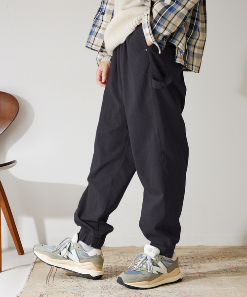 417 EDIFICE（フォーワンセブンエディフィス）の「【HEAR MY NAME / ヒアマイネーム】別注 ペインタージョグパンツ（その他パンツ・メンズ・チャコールグレー/ネイビー・MEDIUM/LARGE）」の2枚目の写真