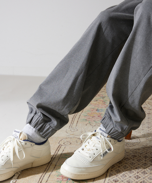 417 EDIFICE（フォーワンセブンエディフィス）の「【HEAR MY NAME / ヒアマイネーム】別注 ペインタージョグパンツ（その他パンツ・メンズ・チャコールグレー/ネイビー・MEDIUM/LARGE）」の20枚目の写真