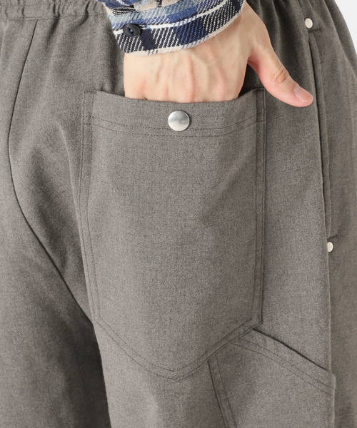 417 EDIFICE（フォーワンセブンエディフィス）の「【HEAR MY NAME / ヒアマイネーム】別注 ペインタージョグパンツ（その他パンツ・メンズ・チャコールグレー/ネイビー・MEDIUM/LARGE）」の15枚目の写真