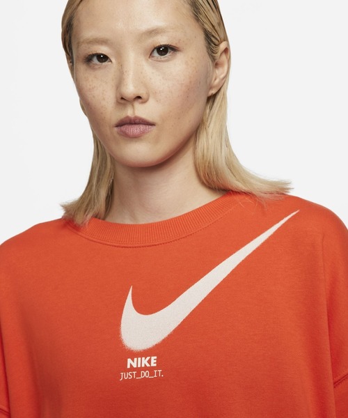 NIKE（ナイキ）の「ナイキ スポーツウェア シティ ユーティリティ ウィメンズ オーバーオーバーサイズド フレンチ テリー クルーネック スウェットシャツ / Nike Sportswear City Utility Women's Over-Oversized French Terry Crew-Neck Sweatshirt＜XS-2XL 展開＞（スウェット・レディース・ブラック/レッド系その他2/ブルー系その他2/クリーム・L/2XL/XL/S/XS/M）」の13枚目の写真