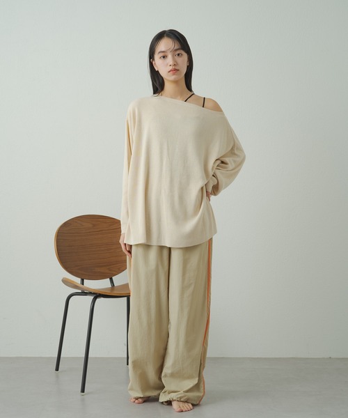 earthy(アーシー)の「earthy_ナイロンラインパンツ(その他パンツ・レディース・ベージュ/ブラック・S/M)」の4枚目の写真