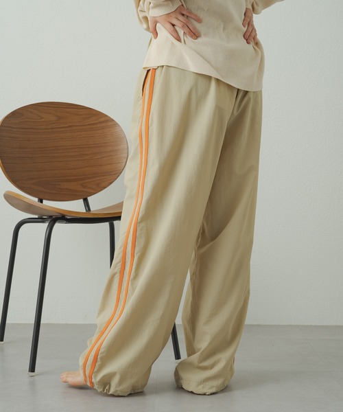 earthy(アーシー)の「earthy_ナイロンラインパンツ(その他パンツ・レディース・ベージュ/ブラック・S/M)」の6枚目の写真