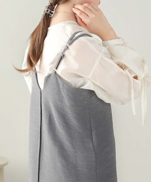 Bab（バブ）の「【ドラマ着用】ダブルストラップIラインキャミワンピース（ワンピース・レディース・グレー/ベージュ/アイボリー・M）」の6枚目の写真