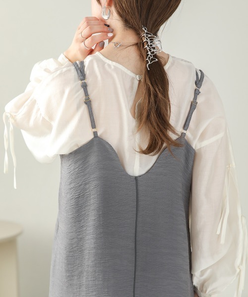 Bab（バブ）の「【ドラマ着用】ダブルストラップIラインキャミワンピース（ワンピース・レディース・グレー/ベージュ/アイボリー・M）」の7枚目の写真