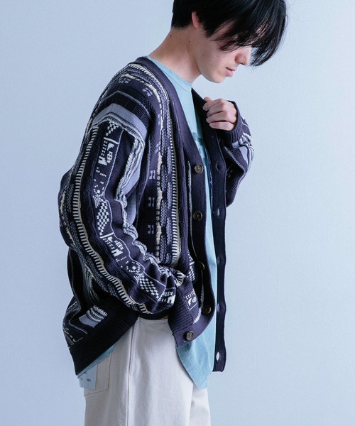 ITEMS URBANRESEARCH（アイテムズ アーバンリサーチ）の「マルチジャカード ニットカーディガン（カーディガン/ボレロ・メンズ・グリーン/ネイビー/ブラック・MEDIUM/LARGE）」の17枚目の写真