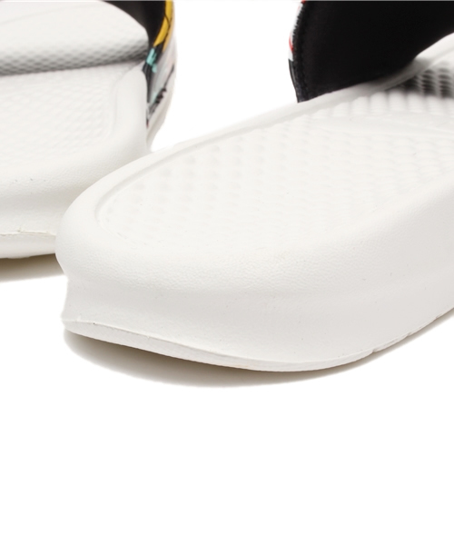 NIKE（ナイキ）の「ウィメンズ ナイキ ベナッシ アロハプリント サンダル NIKE WNMS BENASSI JDI PRINT 618919（ビーチサンダル・メンズ・ブラック/レッド・23cm/27cm/29cm/24cm/28cm/25cm）」の5枚目の写真