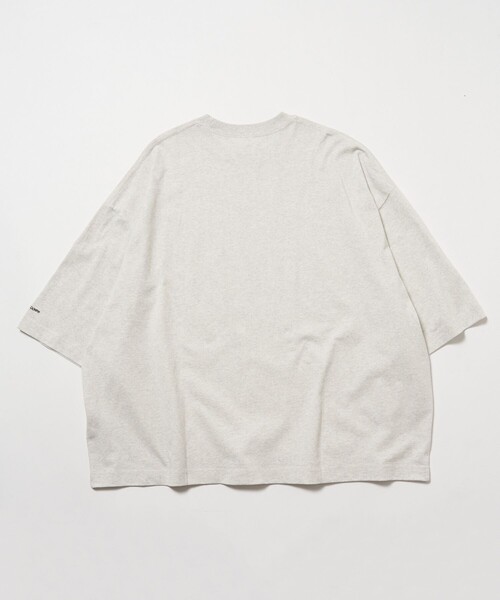 FREAK'S STORE（フリークスストア）の「【限定展開】CHOW DOWN/チャウダウン ビッグシルエット ワンポイント刺繍 クルーネックTシャツ/ワイドシルエット（Tシャツ/カットソー・メンズ・ホワイト/ブラック/アッシュグレー/グレイッシュベージュ/ダークグリーン/ネイビー・SMALL/MEDIUM/LARGE）」の22枚目の写真