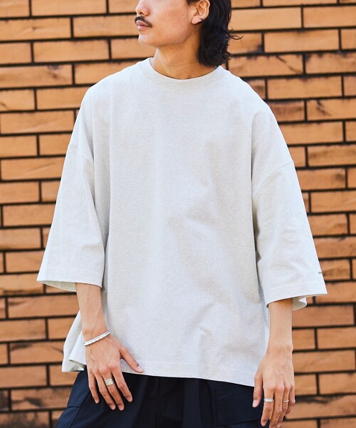 FREAK'S STORE（フリークスストア）の「【限定展開】CHOW DOWN/チャウダウン ビッグシルエット ワンポイント刺繍 クルーネックTシャツ/ワイドシルエット（Tシャツ/カットソー・メンズ・ホワイト/ブラック/アッシュグレー/グレイッシュベージュ/ダークグリーン/ネイビー・SMALL/MEDIUM/LARGE）」の17枚目の写真