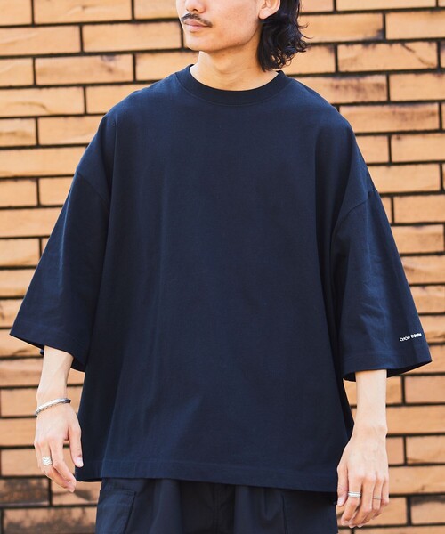 FREAK'S STORE（フリークスストア）の「【限定展開】CHOW DOWN/チャウダウン ビッグシルエット ワンポイント刺繍 クルーネックTシャツ/ワイドシルエット（Tシャツ/カットソー・メンズ・ホワイト/ブラック/アッシュグレー/グレイッシュベージュ/ダークグリーン/ネイビー・SMALL/MEDIUM/LARGE）」の8枚目の写真