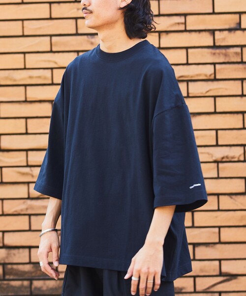 FREAK'S STORE（フリークスストア）の「【限定展開】CHOW DOWN/チャウダウン ビッグシルエット ワンポイント刺繍 クルーネックTシャツ/ワイドシルエット（Tシャツ/カットソー・メンズ・ホワイト/ブラック/アッシュグレー/グレイッシュベージュ/ダークグリーン/ネイビー・SMALL/MEDIUM/LARGE）」の7枚目の写真