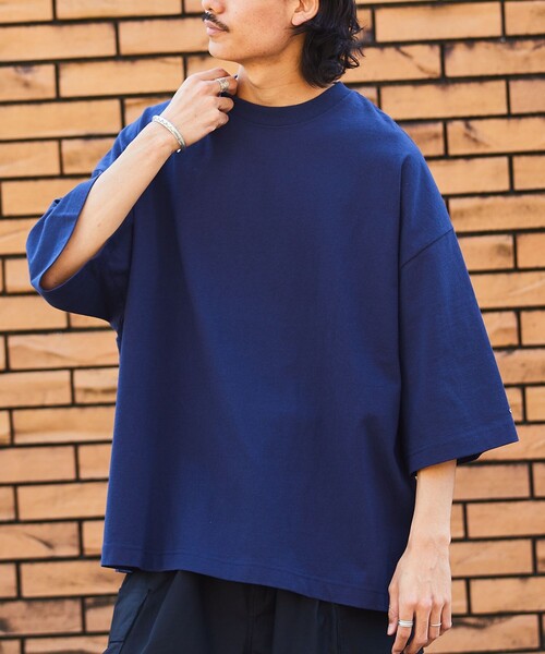 FREAK'S STORE（フリークスストア）の「【限定展開】CHOW DOWN/チャウダウン ビッグシルエット ワンポイント刺繍 クルーネックTシャツ/ワイドシルエット（Tシャツ/カットソー・メンズ・ホワイト/ブラック/アッシュグレー/グレイッシュベージュ/ダークグリーン/ネイビー・SMALL/MEDIUM/LARGE）」の6枚目の写真