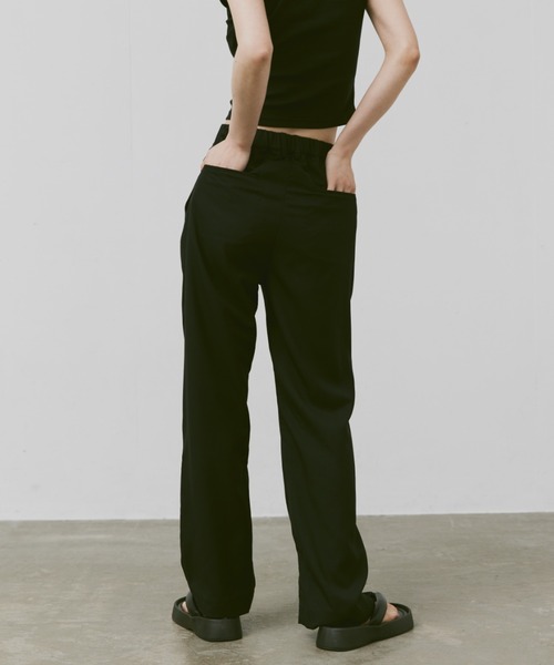 FEKETE（フェケテ）の「HIGH-WAISTED SUMMER WIDE TROUSERS / ハイウエストサマーワイドスラックス（スラックス・メンズ・オレンジ/ブラック/グレー・SMALL/MEDIUM/LARGE）」の7枚目の写真