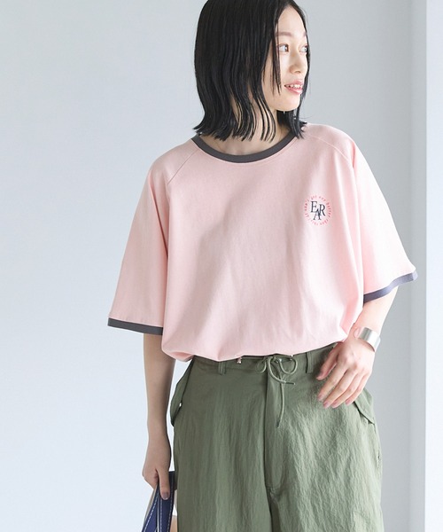 Chaco closet(チャコ クローゼット)の「ワンポイントモノグラム刺繍リンガーTシャツ(Tシャツ/カットソー・レディース・オートミール/チャコール/ライトピンク/アイボリー/ライトブルー・FREE)」の5枚目の写真