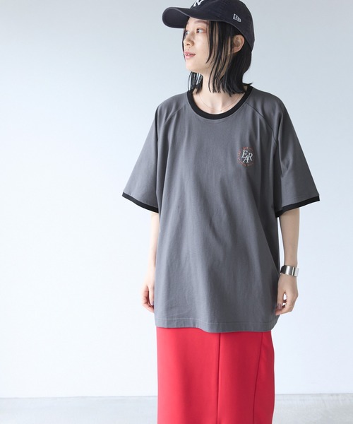 Chaco closet(チャコ クローゼット)の「ワンポイントモノグラム刺繍リンガーTシャツ(Tシャツ/カットソー・レディース・オートミール/チャコール/ライトピンク/アイボリー/ライトブルー・FREE)」の6枚目の写真