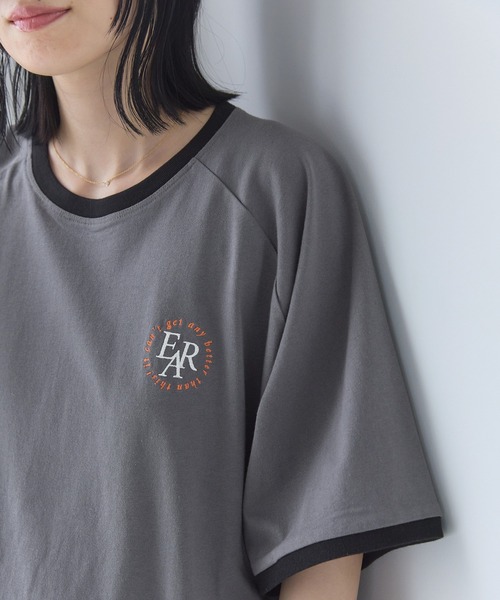 Chaco closet(チャコ クローゼット)の「ワンポイントモノグラム刺繍リンガーTシャツ(Tシャツ/カットソー・レディース・オートミール/チャコール/ライトピンク/アイボリー/ライトブルー・FREE)」の10枚目の写真
